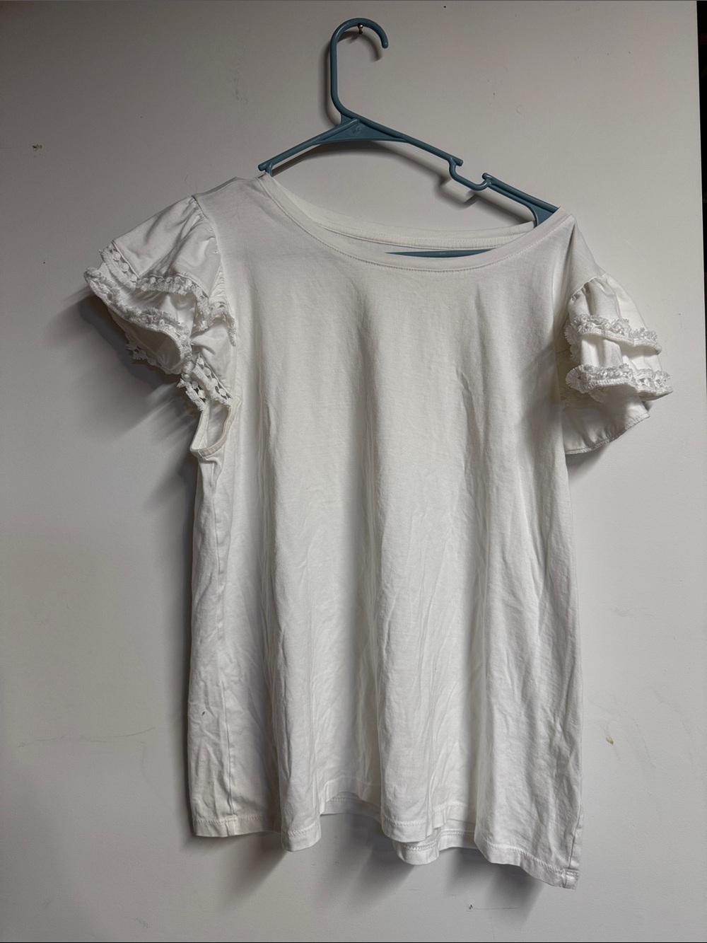 Lilly Pulitzer White Ruffle Sleeve Short Sleeve Tee